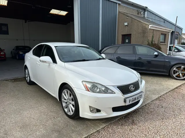 Lexus IS