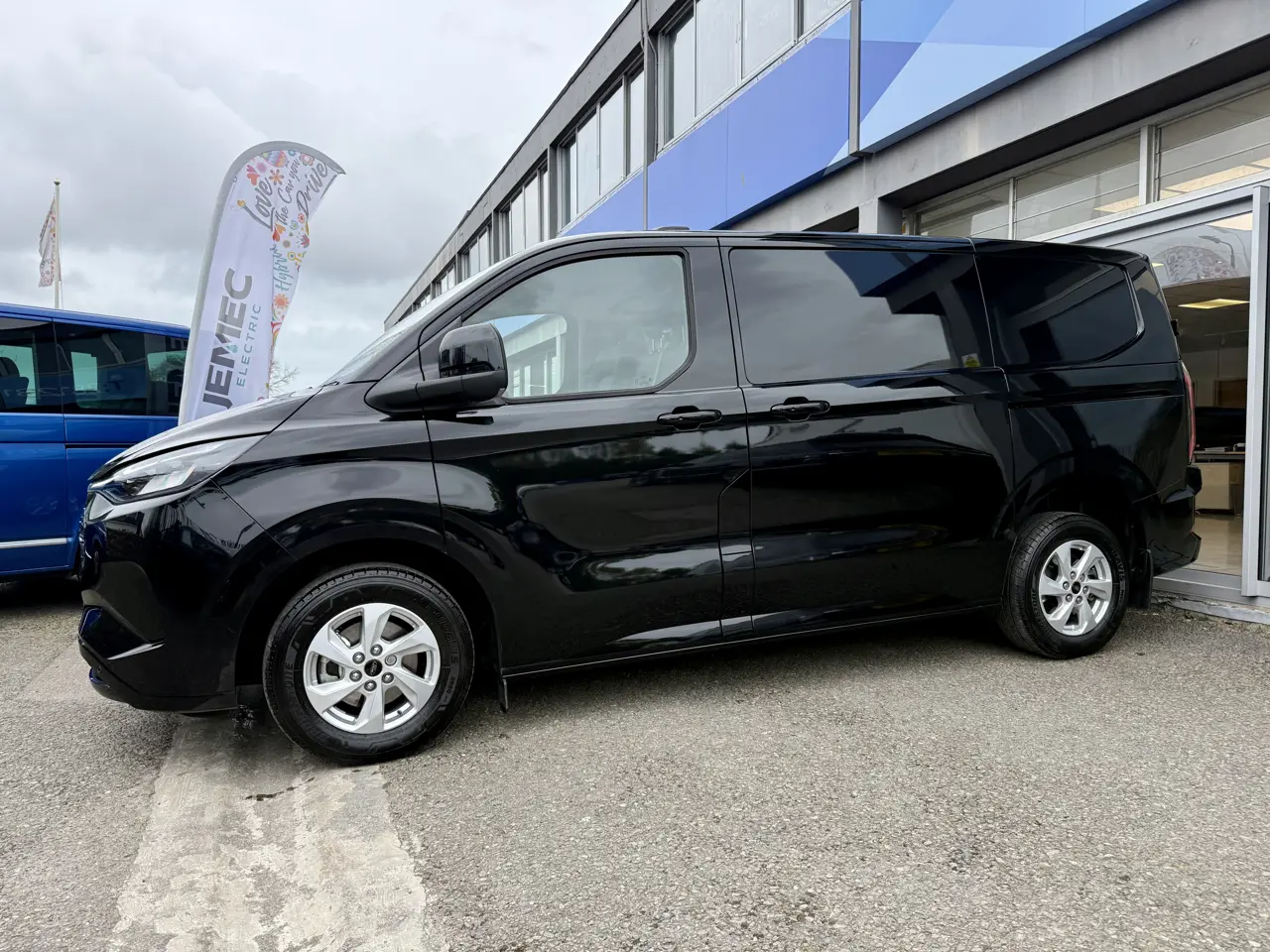 Ford E-Transit Custom