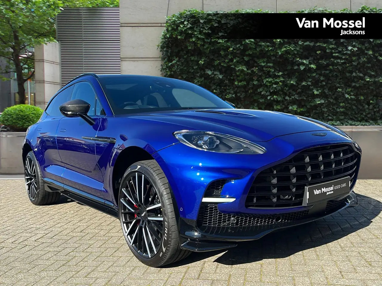 Aston Martin DBX
