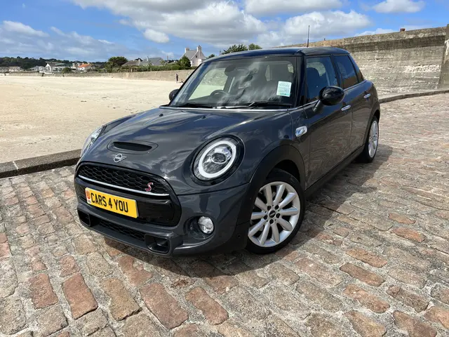 MINI Hatch