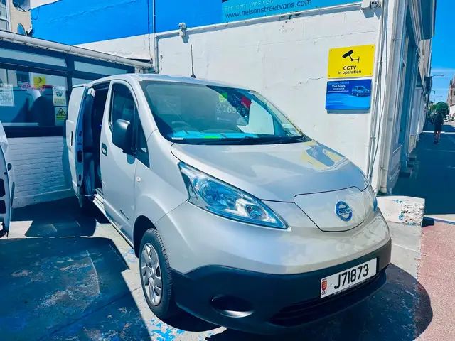 Nissan E-